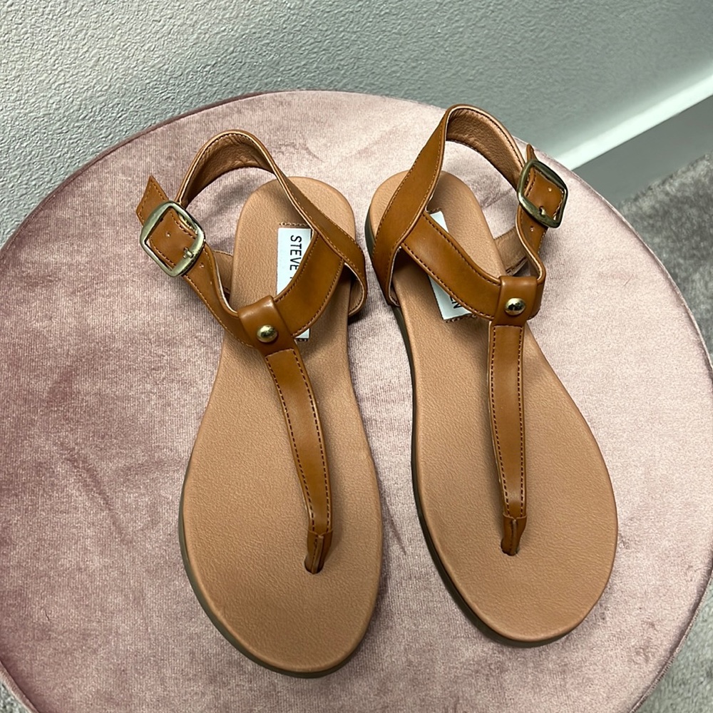 NEW Steve Madden tan sandals